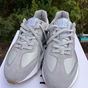 ❤️‍🔥FINAL SALE ❤️‍🔥GIVENCHY RUNNING MENS GREY NEW SNEAKERS